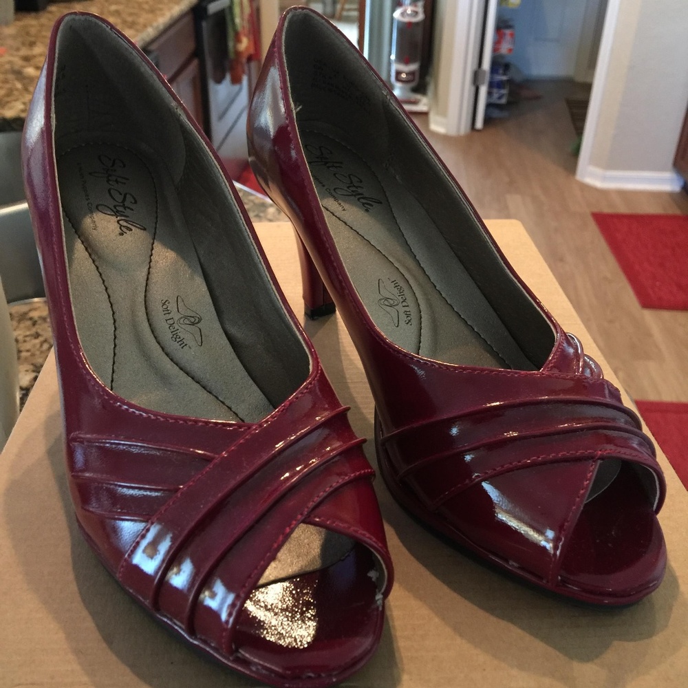 Peep - toe heels
